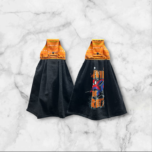 Set of 2 Halloween Hanging Towels